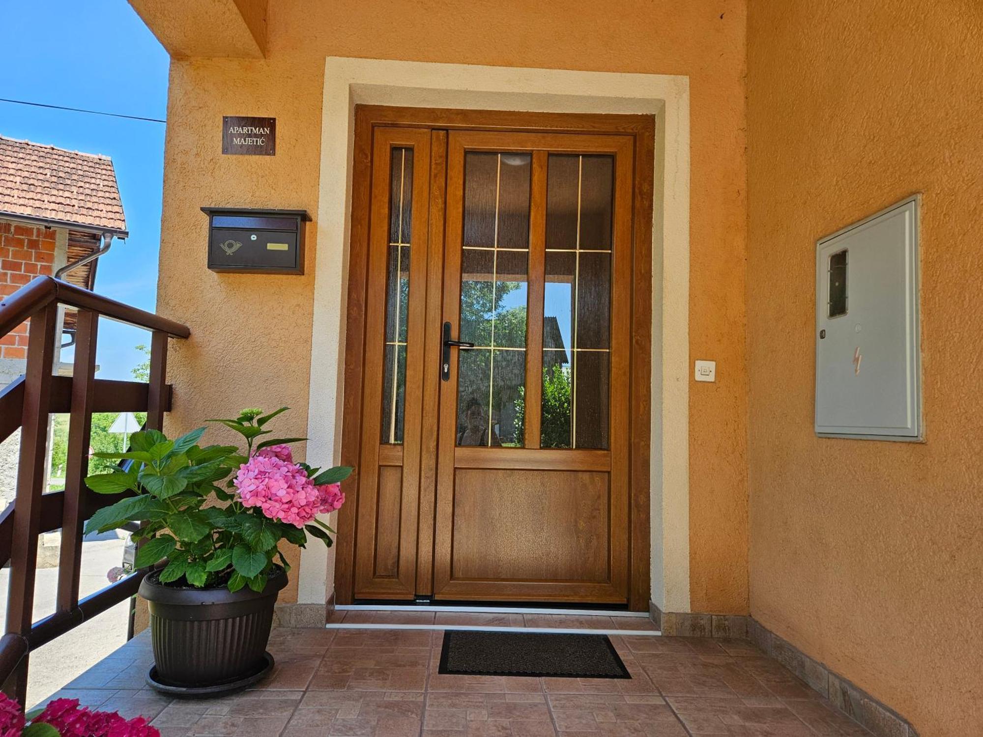 Apartment Majetic Gornji Vaganac Luaran gambar